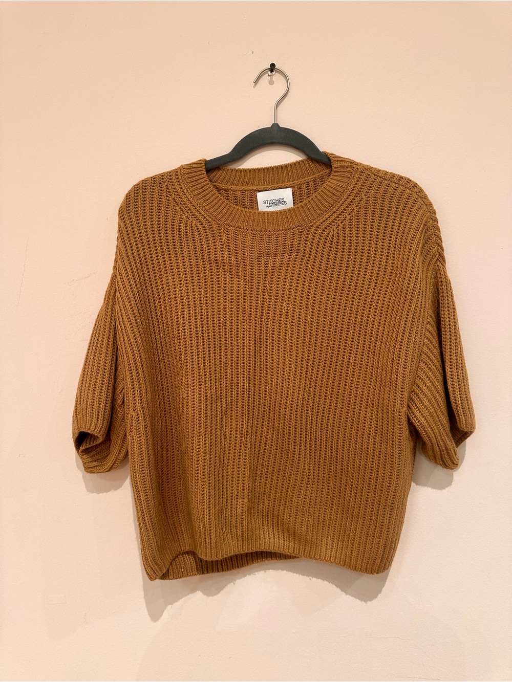 Short-Sleeve Crewneck Sweater in Camel Brown